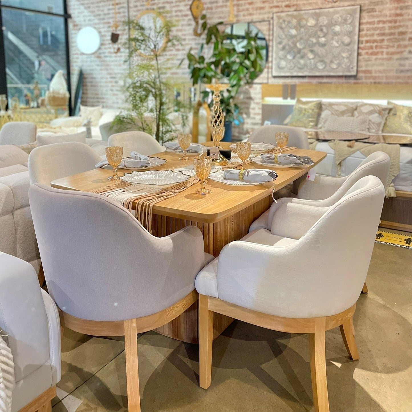 Juego de Comedor Cumbre en Roble Natural de Diseño Moderno y Artesanal