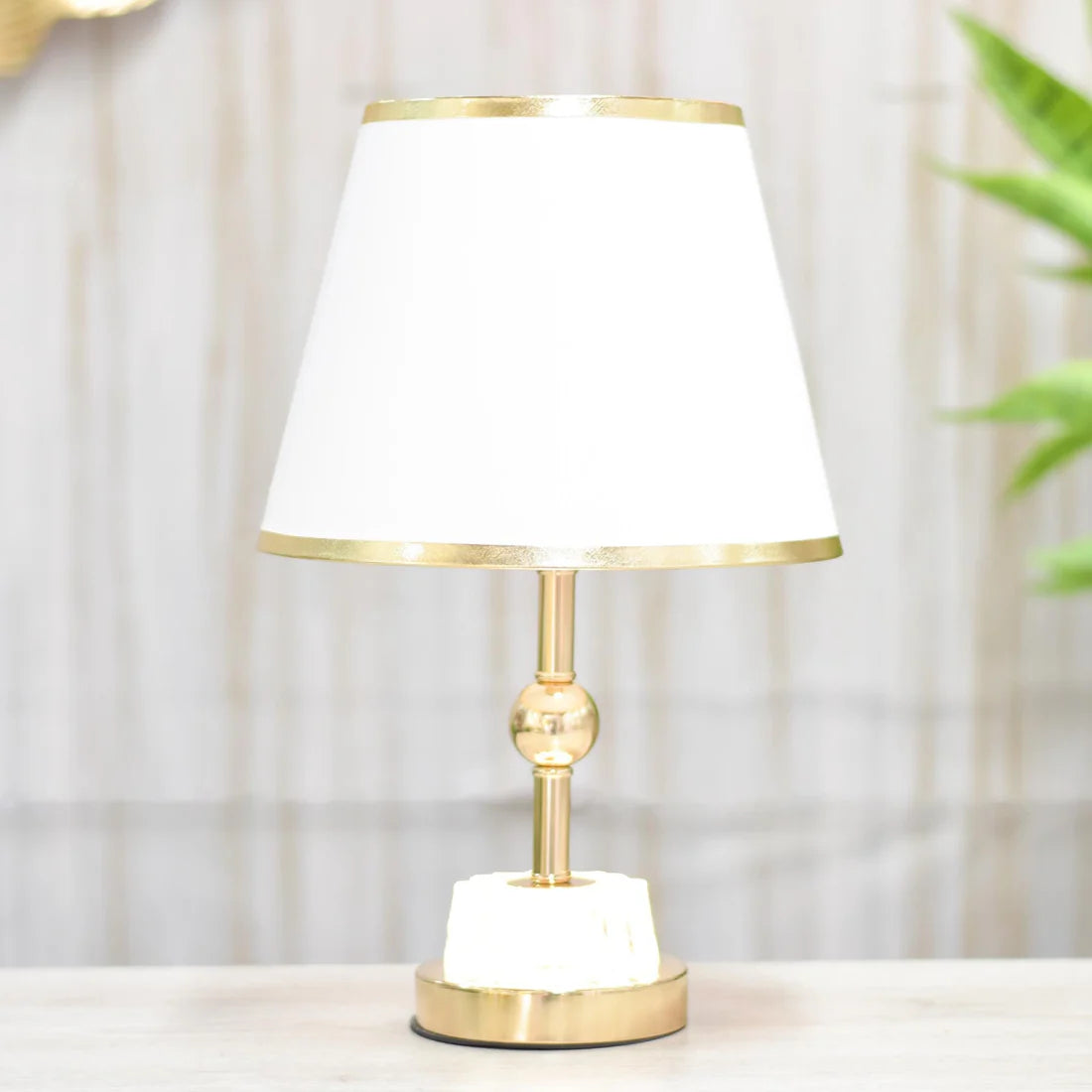 Lampara Con Caperuza 38x25 cms Blanco Dorado