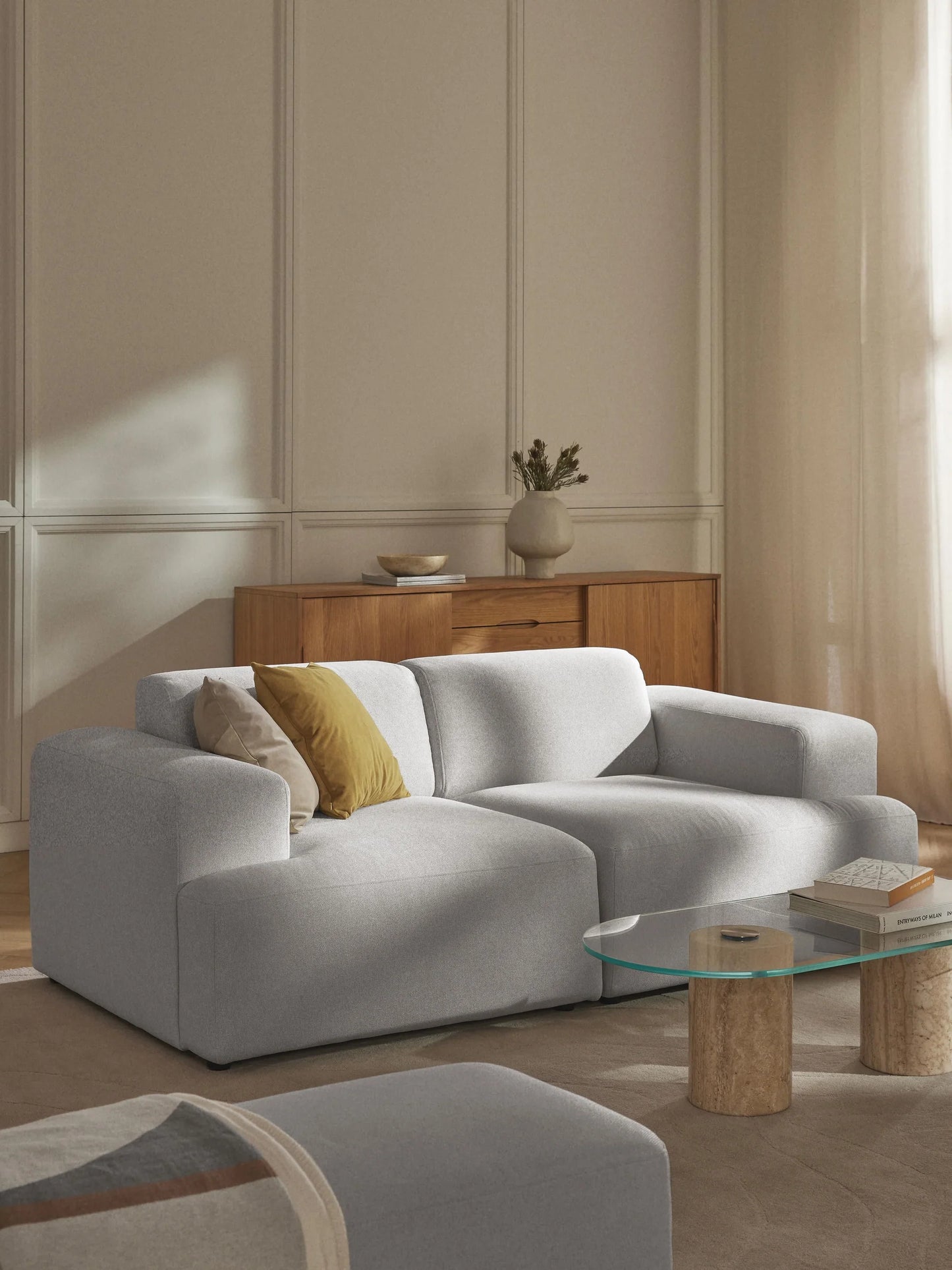 Sofa Louvre Gris Plata 2 Puestos con Diseño Contemporáneo y Minimalista