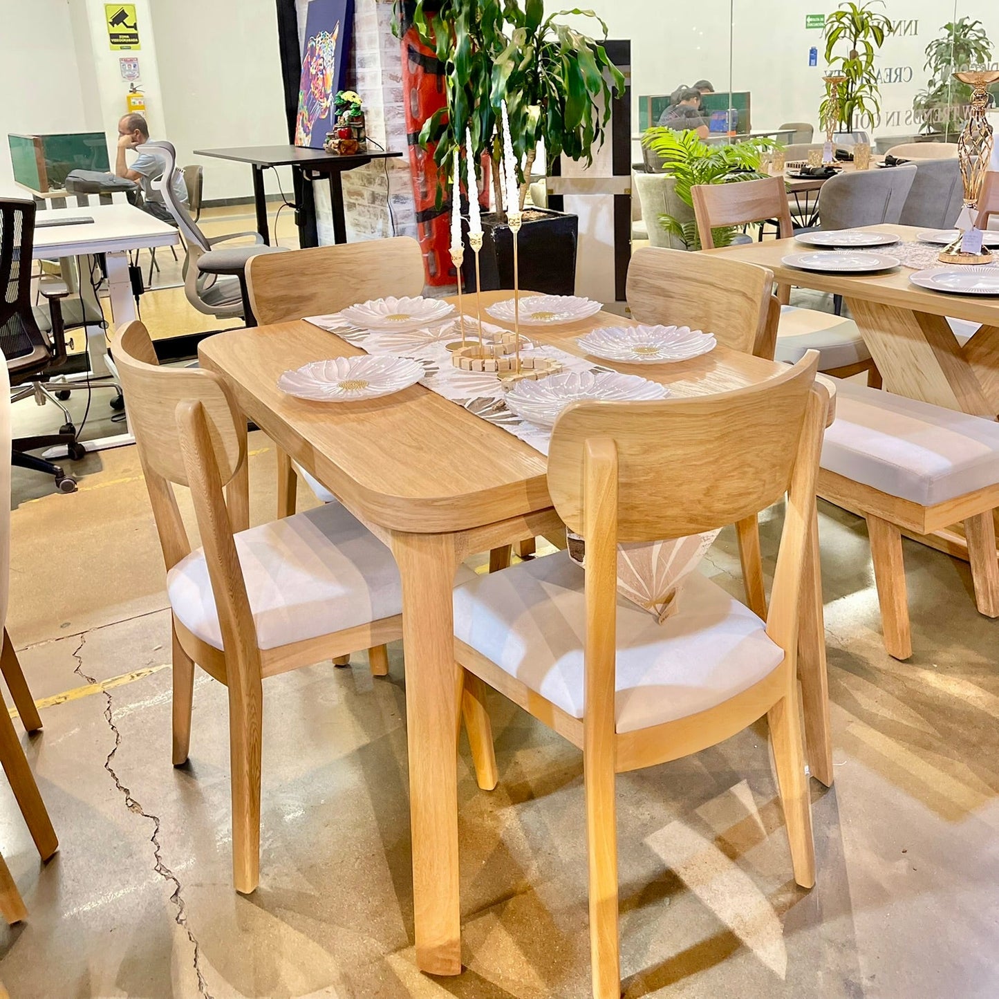 Juego de Comedor Refugio en Roble Natural de Diseño Moderno y Artesanal