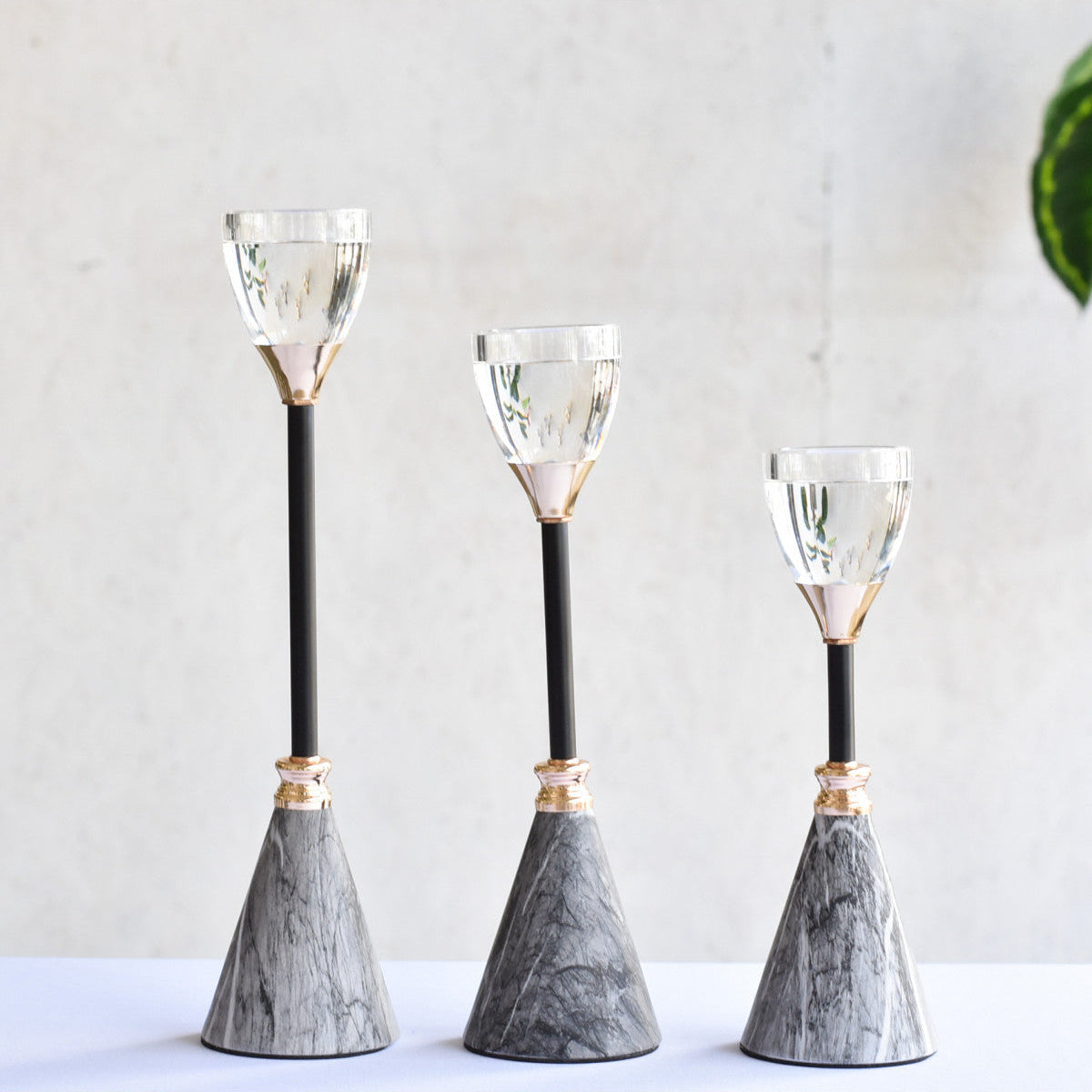 Set x3 Candelabros Gris Triangulo